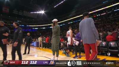 [Highlight] Russell Westbrook bricks the game-winning three, overtime!