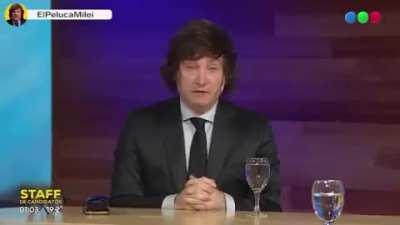 Mensaje de Javier Milei a Leandro Santoro
