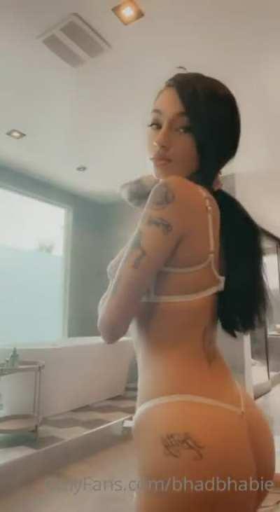 Danielle Br3goli / Bh4d Bhabie