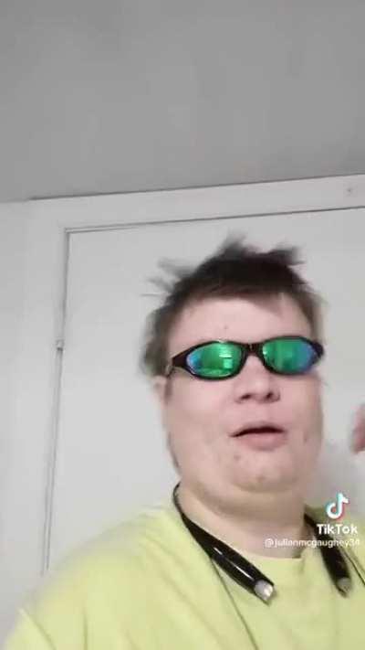 Jesus fucking christ, is this the sexiest man to ever live? 👀