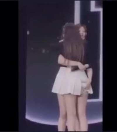 Everyone wants to be Jeongyeon