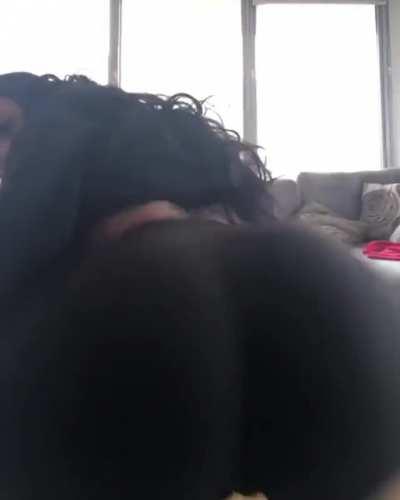 Her ass will fit well on my face