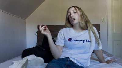 I love the smell of my rancid feet 🥵💦