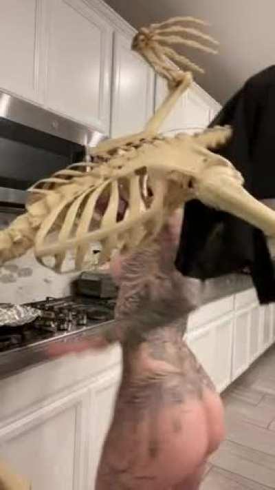 i feel i'd be great in a horror movie... wait! i mean whore movie [oc]