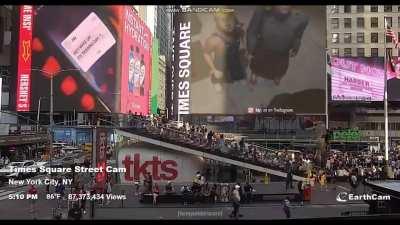 An announcement to Times Square