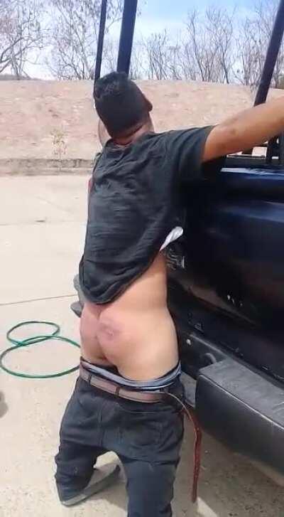 Mexican police cuff and interrogate alleged thief