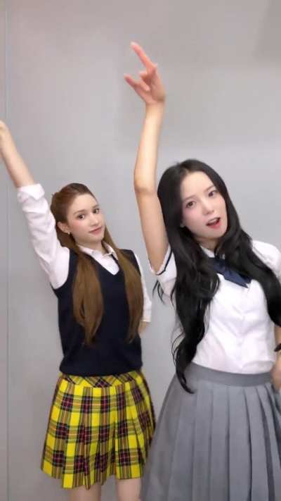 250925 Kep1er TikTok update - Yujin & Bahiyyih