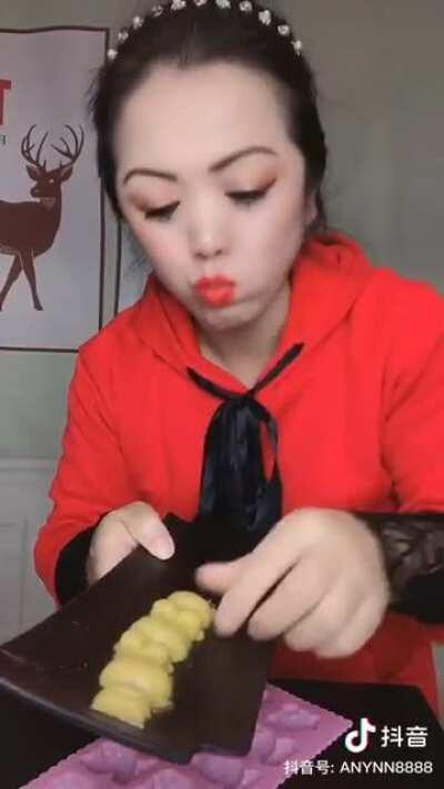 满洲刺客秒杀维尼熊