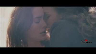 Lena Headey & Piper Perabo (Imagine Me & You)