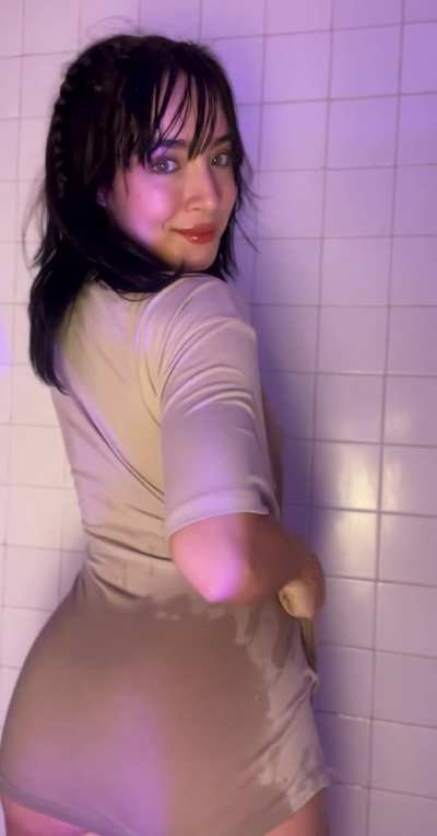 I really like playing with my ass