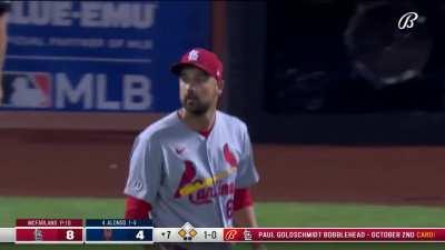 [Highlight] Lars Nootbar robs a game-changing 3-run home run from Pete Alonso after a defensive double switch