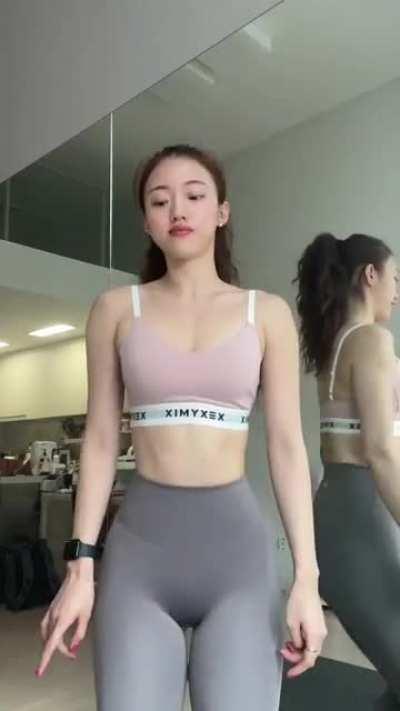 Hottie Korean in the perfect outfit 🥹🥰