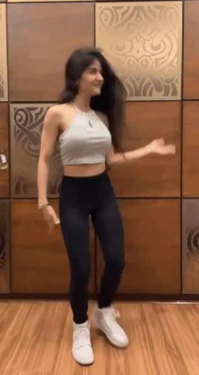 How tight her boobs are fuck🤤✊🏻💦(Anahita Karanjia)