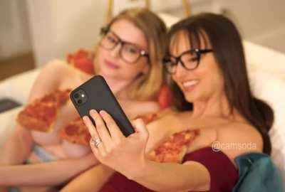This Proves Nothing Brings People Together Quite Like Pizza