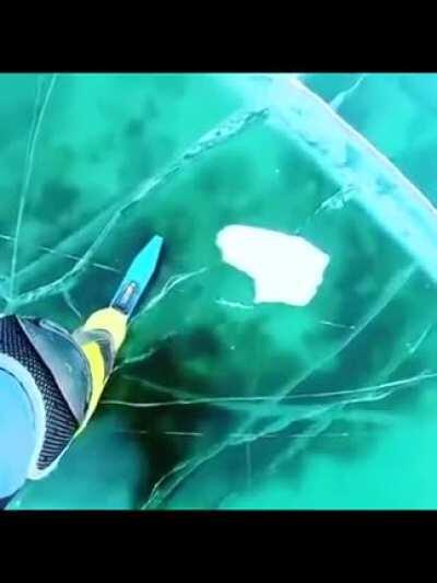 Ice breaking sound like