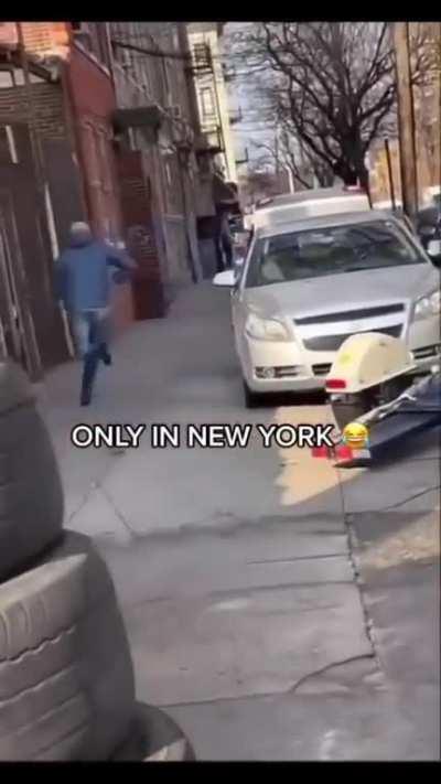 Handcuffed guy escapes from the police car