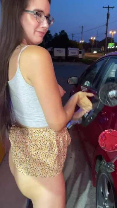 I’m just a Midwest mom trying to be sexy, am I hot? 30F