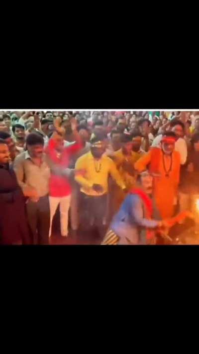 meme ka pata nahi , chacha bade bhakt aadmi hai