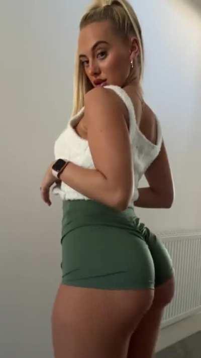 Rhiannon blue 🤤💙