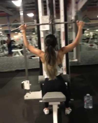 Rae’s hair is so sexy in this😍