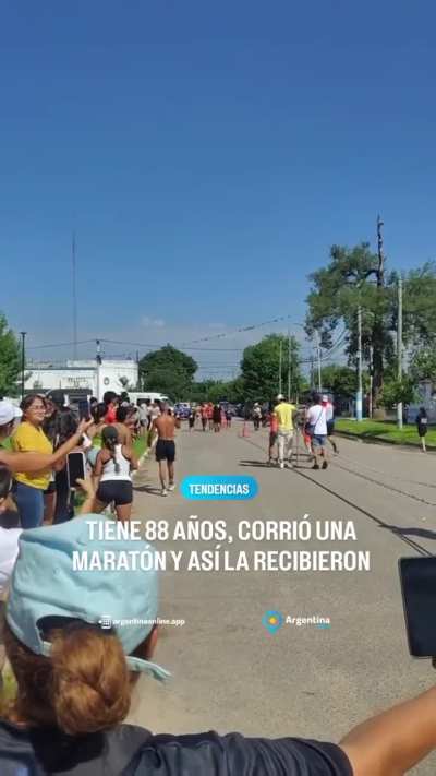 A los 88 años abuela completó una maratón de 7 km