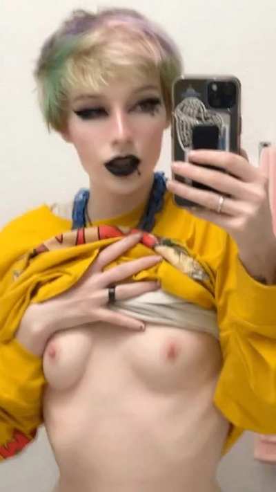 Oops! My tits popped out !