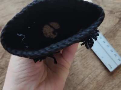 Just finished turning Wednesday Addams into a tiny keychain! 🖤
Hey everyone! I was super inspired by the whole Wednesday vibe and decided to crochet a mini version of her to use as a keychain or a bag charm. About 4 inches tall!