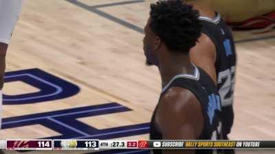 [Highlight] JJJ with a massive swat for his 4th in the clutch