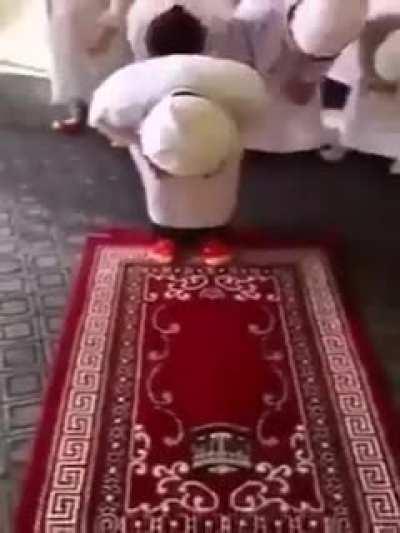 Cutest Jama'ah of Salah ماشاء الله ❤ Takbir!!