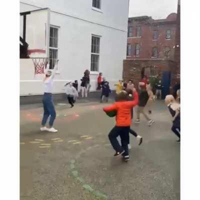 Teacher promises her third grade class hot chocolate if she made the shot