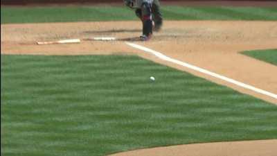 [Highlight] Andrew Knapp fucks the shift with a bunt single