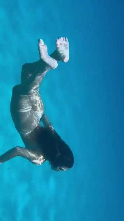 lily chee swimming 🧜🏻‍♀️ 