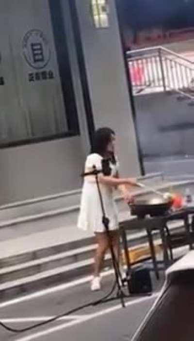HMC while I work this wok