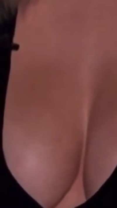 Best boobs in Hollywood! 😍🍒