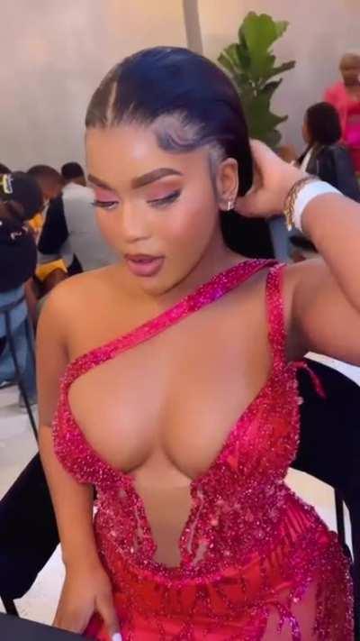 Beverly TIhako (@littest_2001)