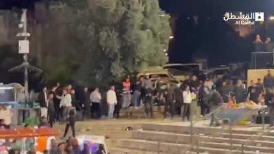 A video of Israeli forces attacking the Palestinians gathering near the Damascus gate on the first night of Ramadan in Jerusalem.