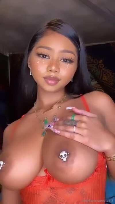 😍🍒 (go to comments for her folder)