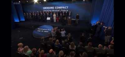 Biden Introduces Zelenskyy as Putin