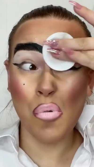Lemme remove a ton of makeup just to put a ton of makeup 