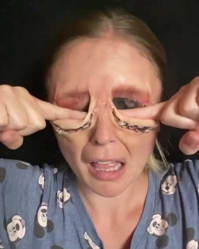 Removing SFX make-up