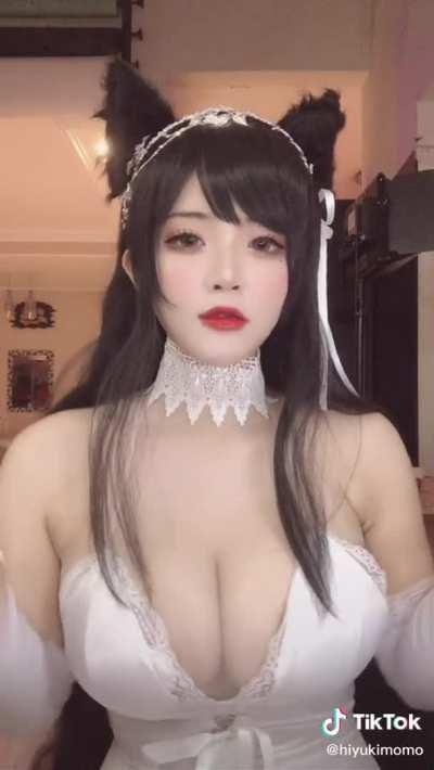 Big boobed girl with cat ears (@hiyukimomo/@hiyukimos)