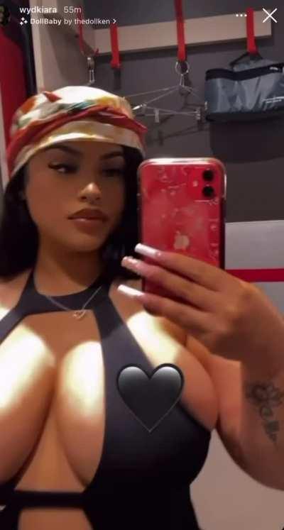 big tit babe ki
