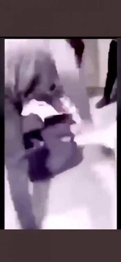 Why dude in the white walk away like that 😂