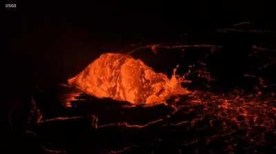 🔥 Kilauea lava fountain