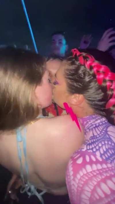 this is what happens when 3 O F sluts go to festivals together