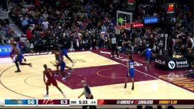 [Highlight] Jarrett Allen slams it on Bol Bol's head!