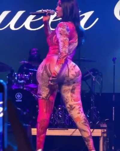 Queen N Can Get It AnyTime 😭