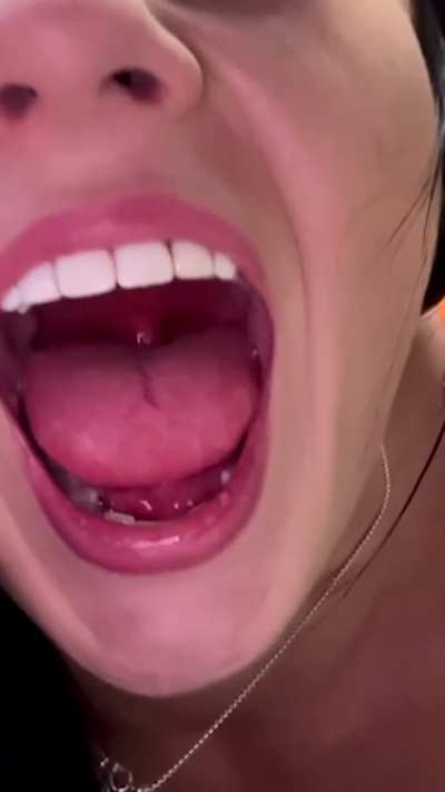 Erika LOVES giantess vore! 🤯