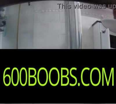 Malad West Mature MILF Aunty Cleaning Bathroom Buttnaked