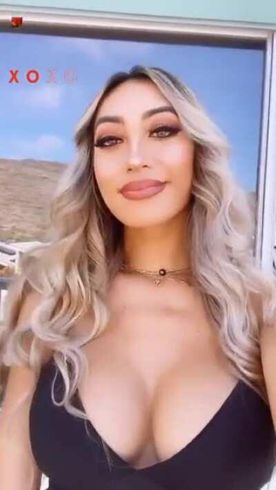 Bellator ring girl Kamalani Pico